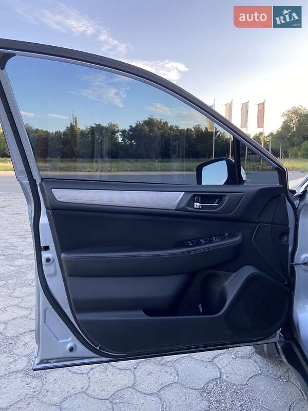 Універсал Subaru Outback 2014 в Дніпрі