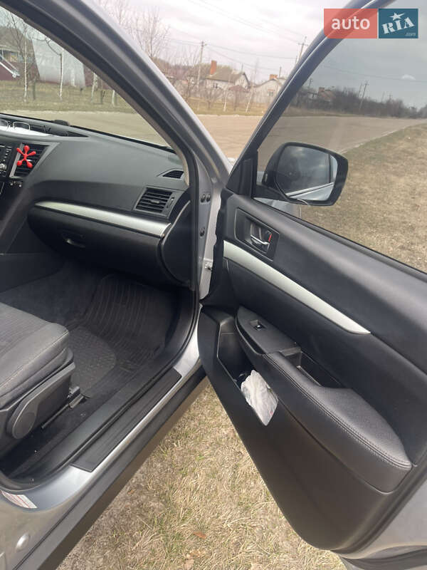 Универсал Subaru Outback 2013 в Киеве фото 16 Универсал Subaru Outback 2013 в Киеве