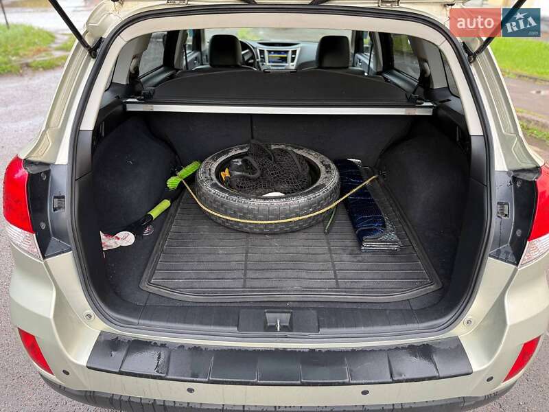 Універсал Subaru Outback 2010 в Львові