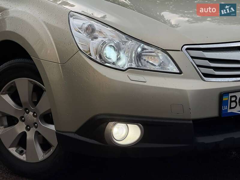 Універсал Subaru Outback 2010 в Львові