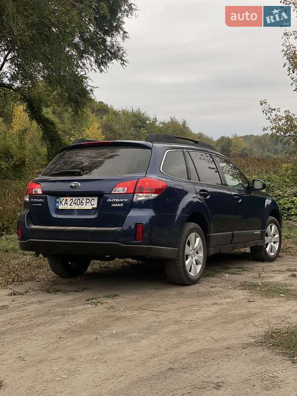 Универсал Subaru Outback 2011 в Киеве