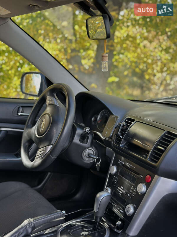 Универсал Subaru Outback 2008 в Баре