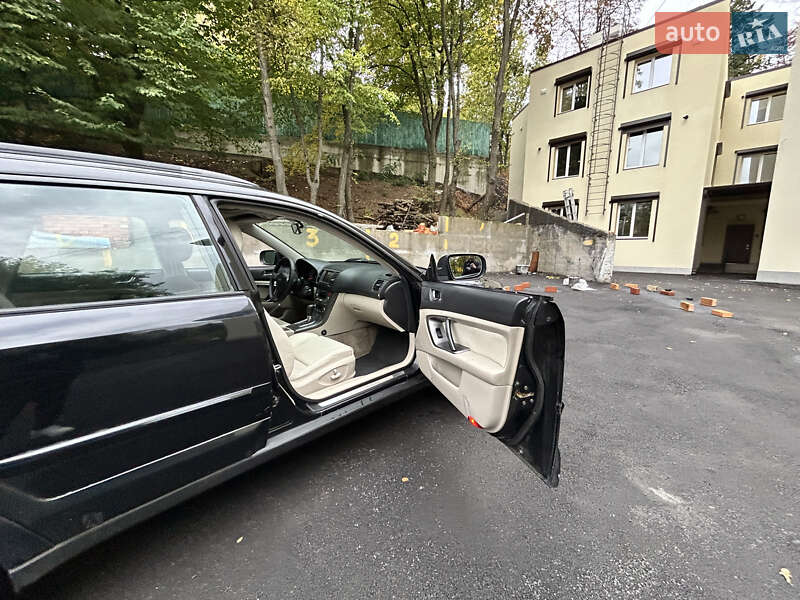 Универсал Subaru Outback 2004 в Киеве