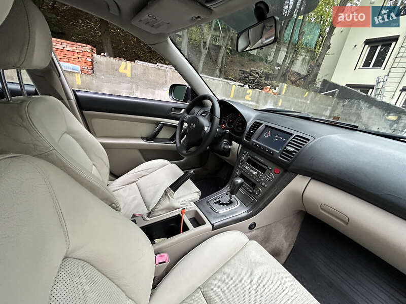 Универсал Subaru Outback 2004 в Киеве