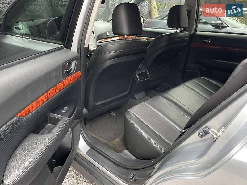 Универсал Subaru Outback 2012 в Киеве