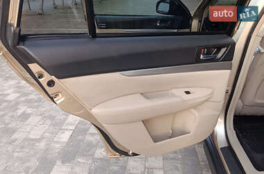 Универсал Subaru Outback 2010 в 