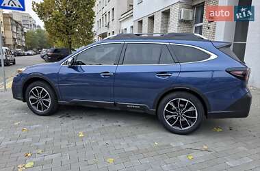 Внедорожник / Кроссовер Subaru Outback 2021 в 