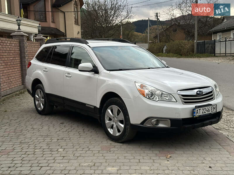 Универсал Subaru Outback 2012 в 