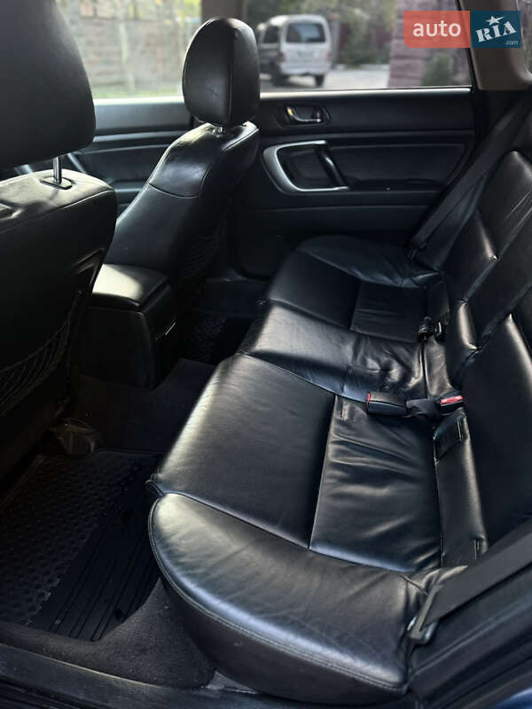 Универсал Subaru Outback 2006 в Вараше