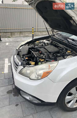 Универсал Subaru Outback 2010 в Киеве