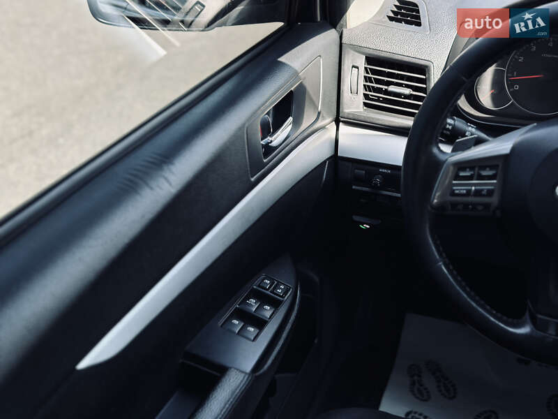 Универсал Subaru Outback 2012 в Кременчуге