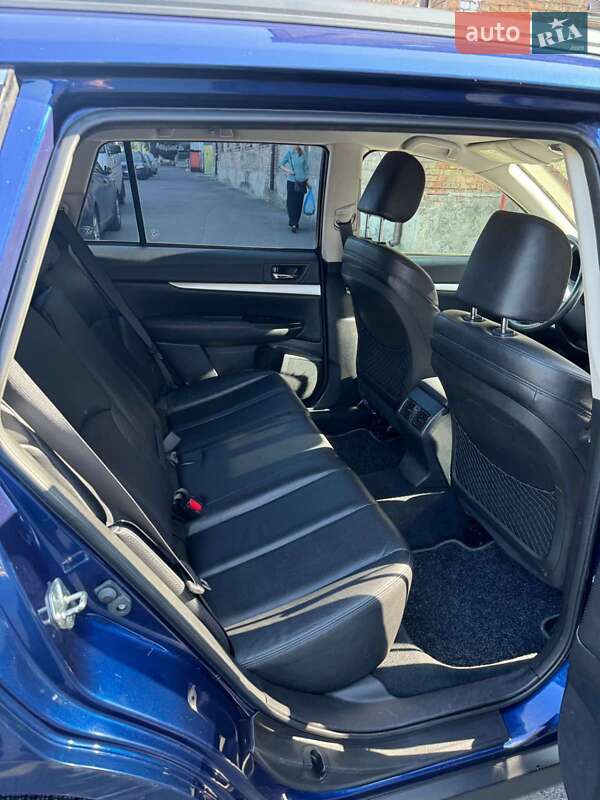 Универсал Subaru Outback 2011 в Киеве