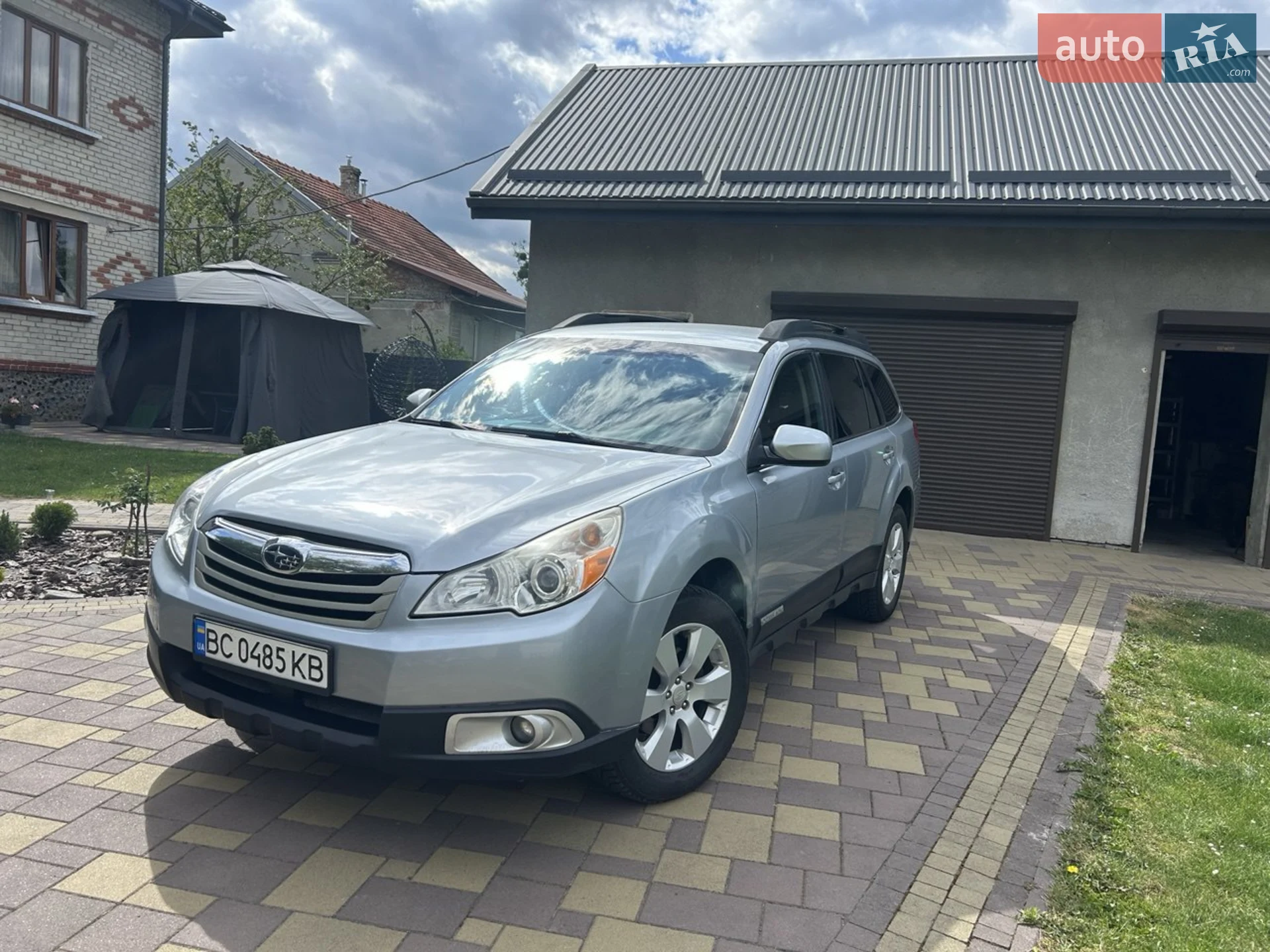 2011 Subaru Outback - фото 1
