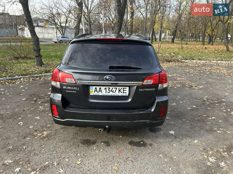 Универсал Subaru Outback 2012 в Киеве