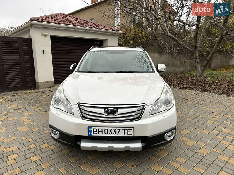 Универсал Subaru Outback 2010 в Одессе