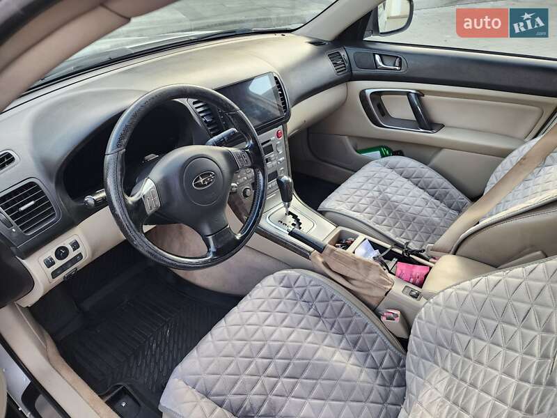 Універсал Subaru Outback 2004 в Новояворівську