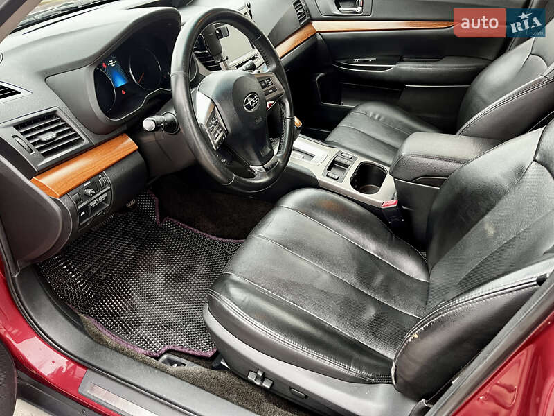 Универсал Subaru Outback 2012 в Киеве