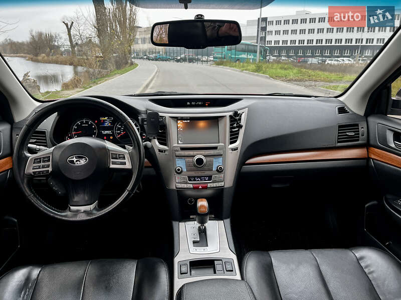 Универсал Subaru Outback 2012 в Киеве