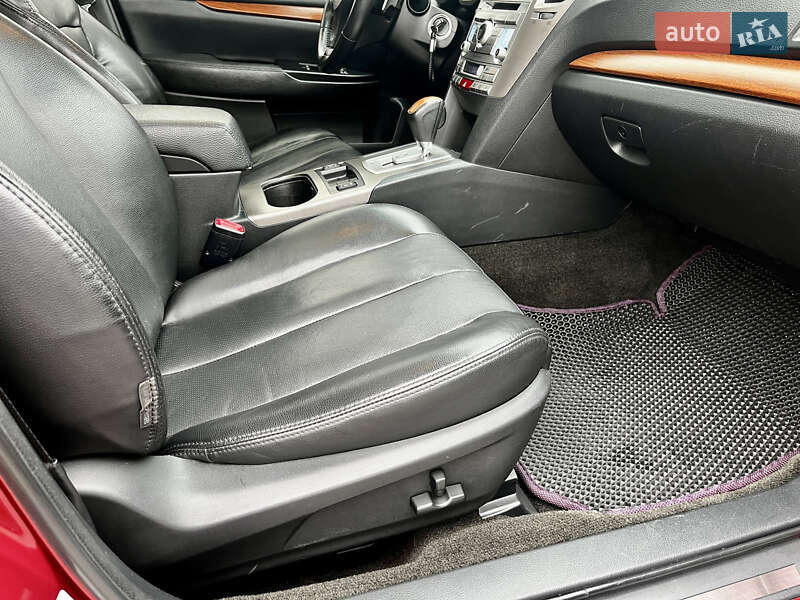 Универсал Subaru Outback 2012 в Киеве