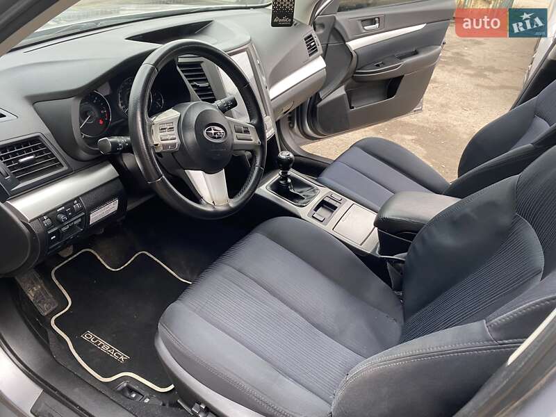 Универсал Subaru Outback 2010 в Николаеве