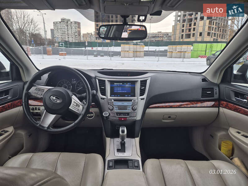 Универсал Subaru Outback 2010 в Киеве