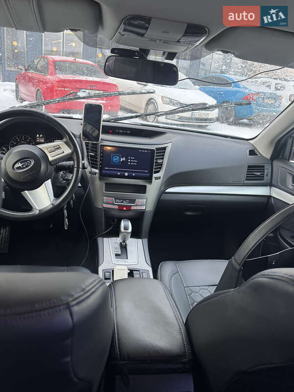 Универсал Subaru Outback 2010 в Киеве