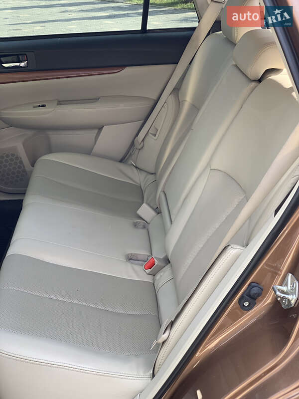 Универсал Subaru Outback 2013 в Ужгороде