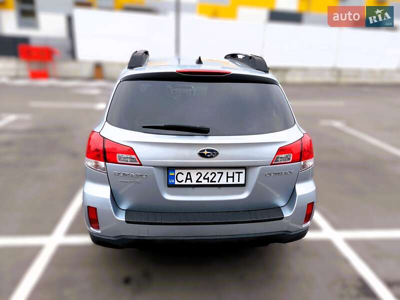 Универсал Subaru Outback 2012 в Киеве