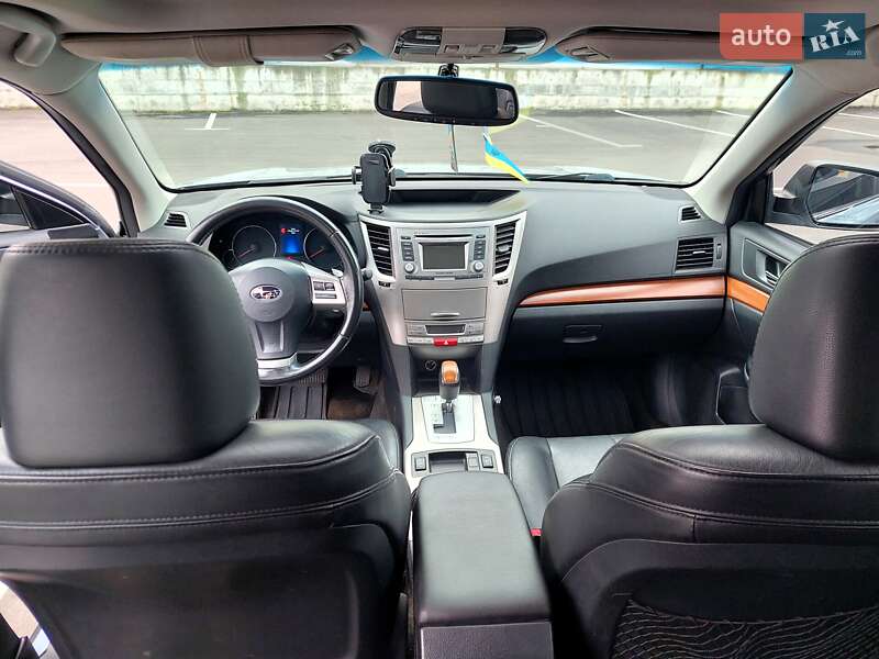 Универсал Subaru Outback 2012 в Киеве
