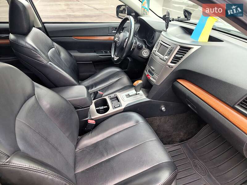 Универсал Subaru Outback 2012 в Киеве