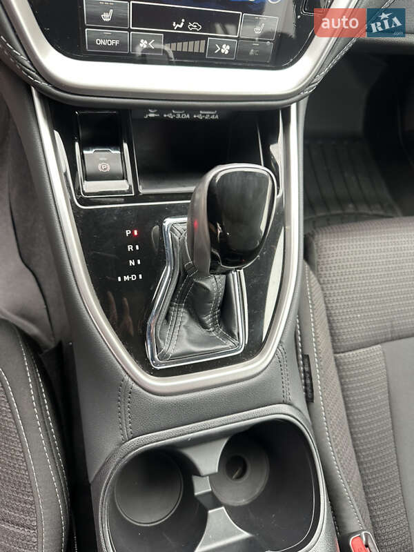 Внедорожник / Кроссовер Subaru Outback 2024 в Полтаве