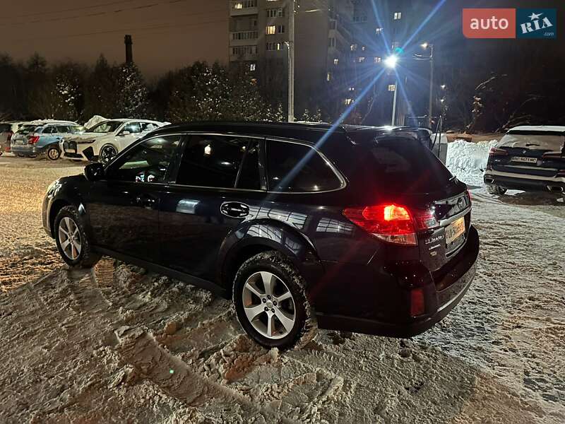 Универсал Subaru Outback 2013 в Львове