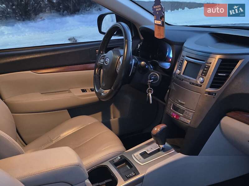 Универсал Subaru Outback 2013 в Тернополе