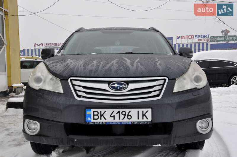 Универсал Subaru Outback 2010 в Львове