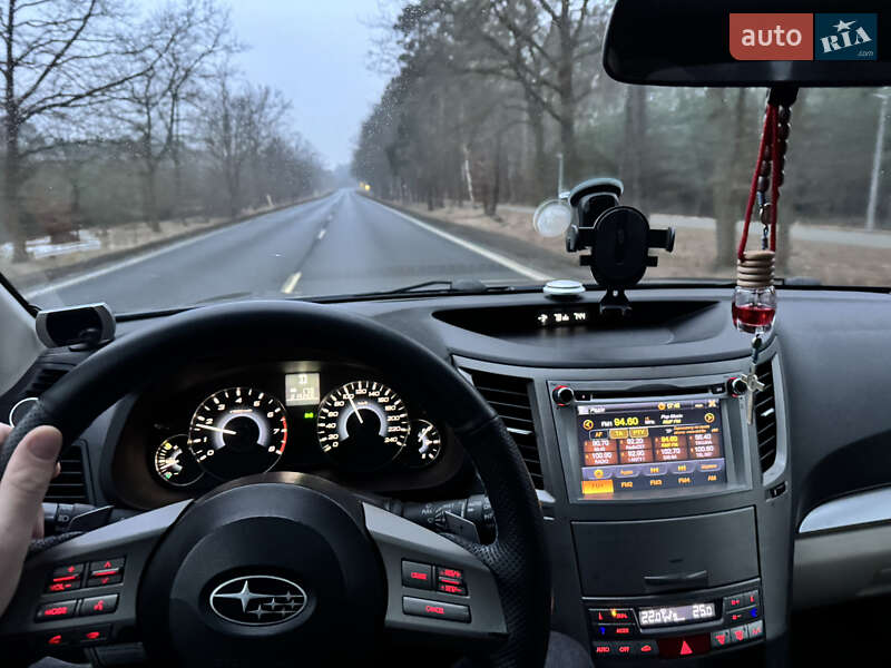 Универсал Subaru Outback 2010 в Львове