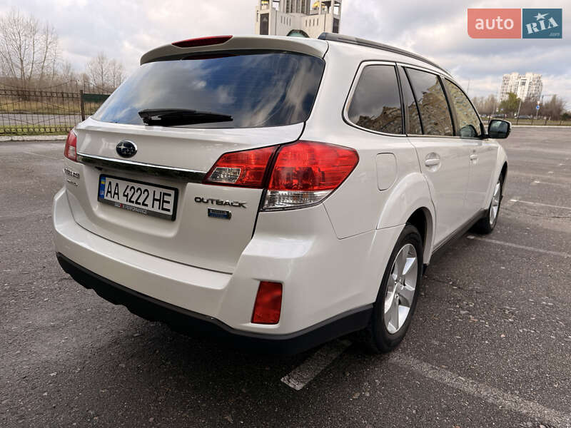 Универсал Subaru Outback 2013 в Киеве