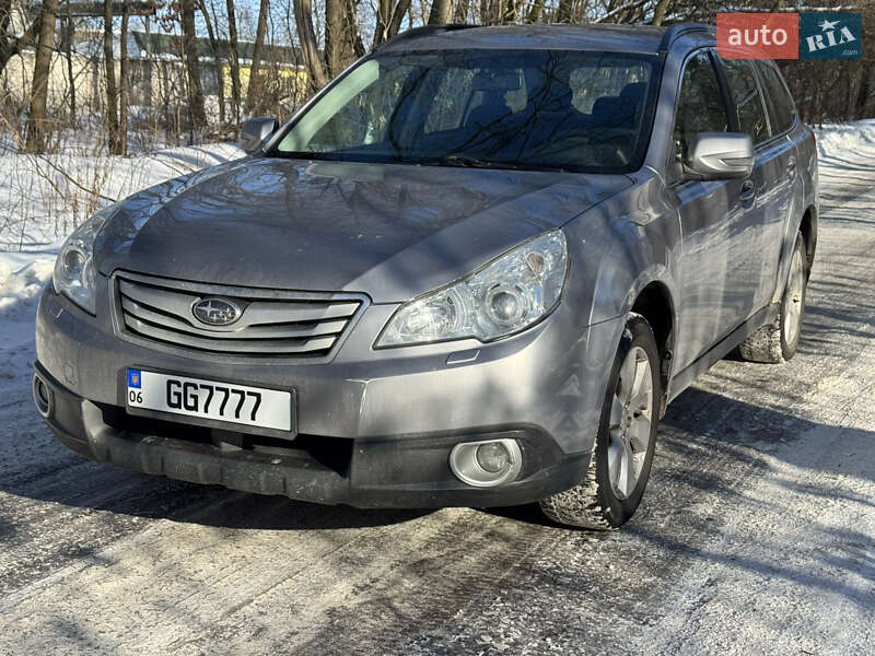 Універсал Subaru Outback 2010 в Житомирі