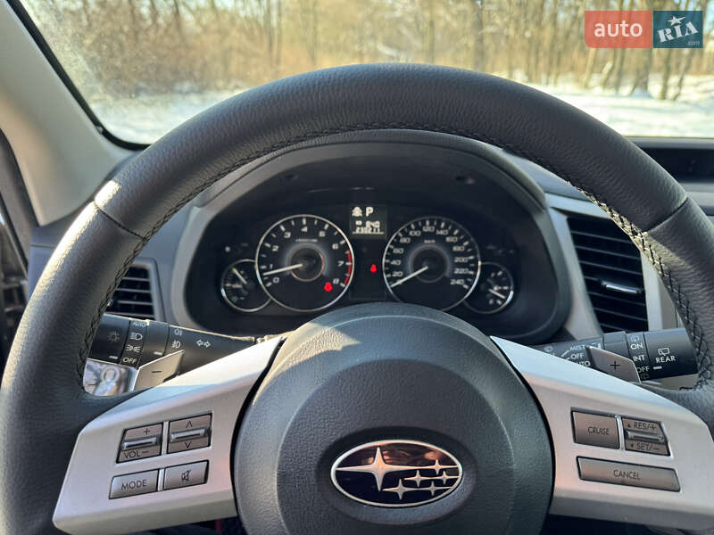 Універсал Subaru Outback 2010 в Житомирі