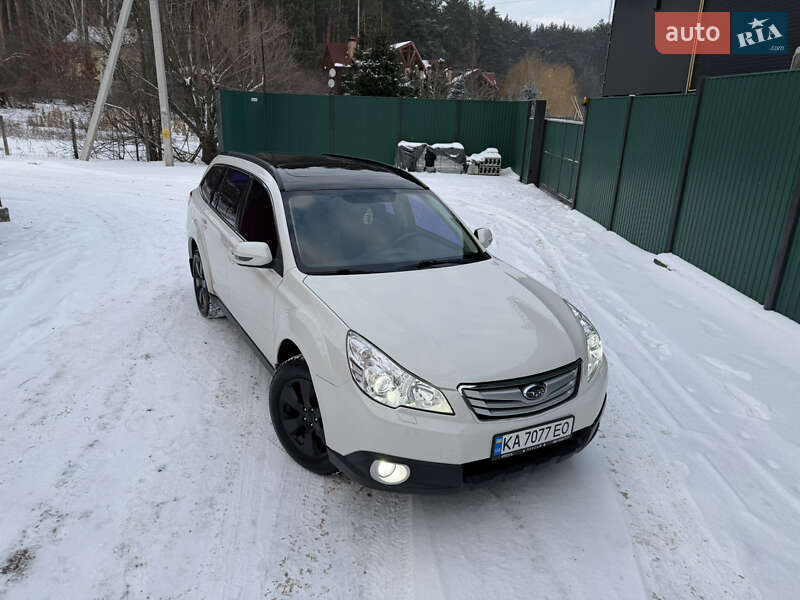 Універсал Subaru Outback 2010 в Києві