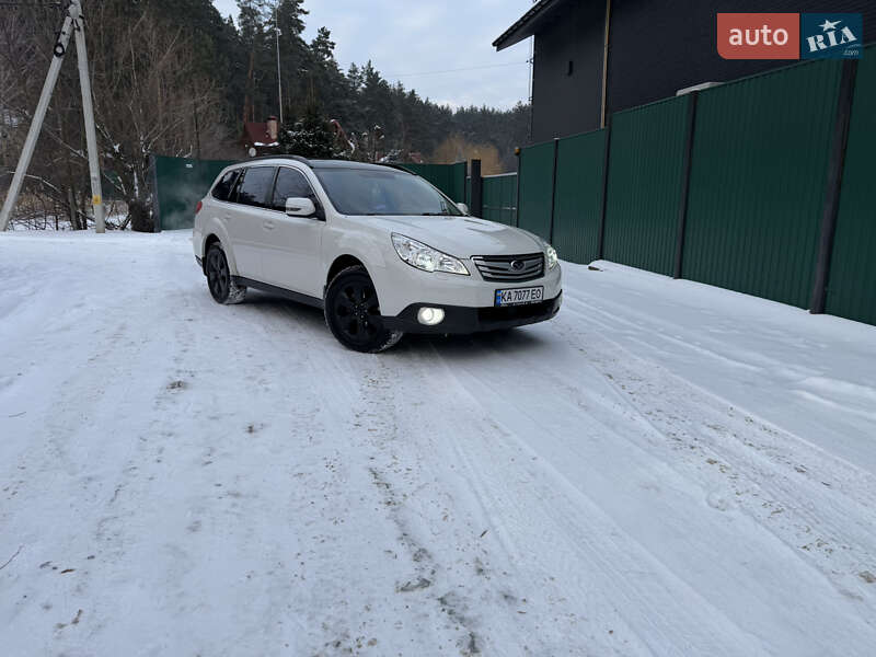 Універсал Subaru Outback 2010 в Києві