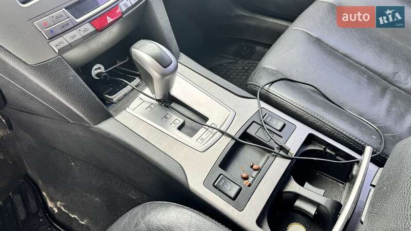Універсал Subaru Outback 2010 в Києві