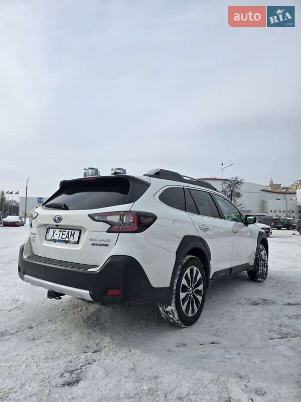 Внедорожник / Кроссовер Subaru Outback 2023 в Киеве