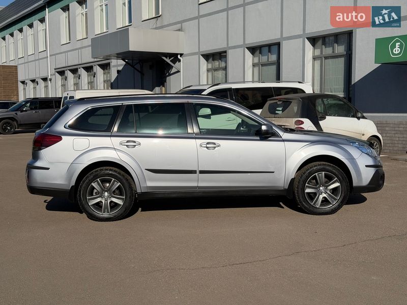 Универсал Subaru Outback 2012 в Киеве