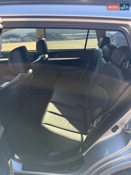 Универсал Subaru Outback 2012 в Киеве