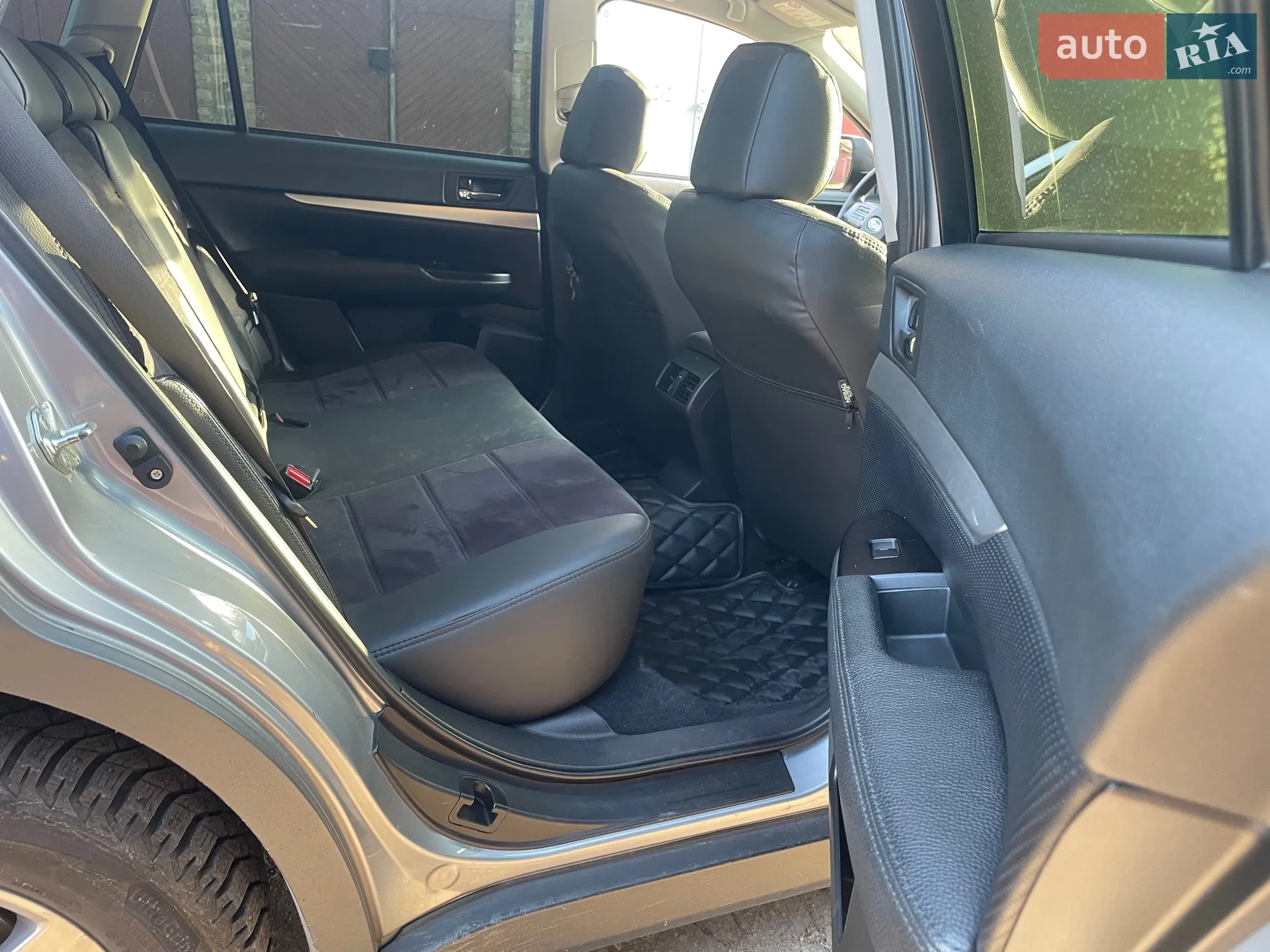 2011 Subaru Outback - мініатюра 16