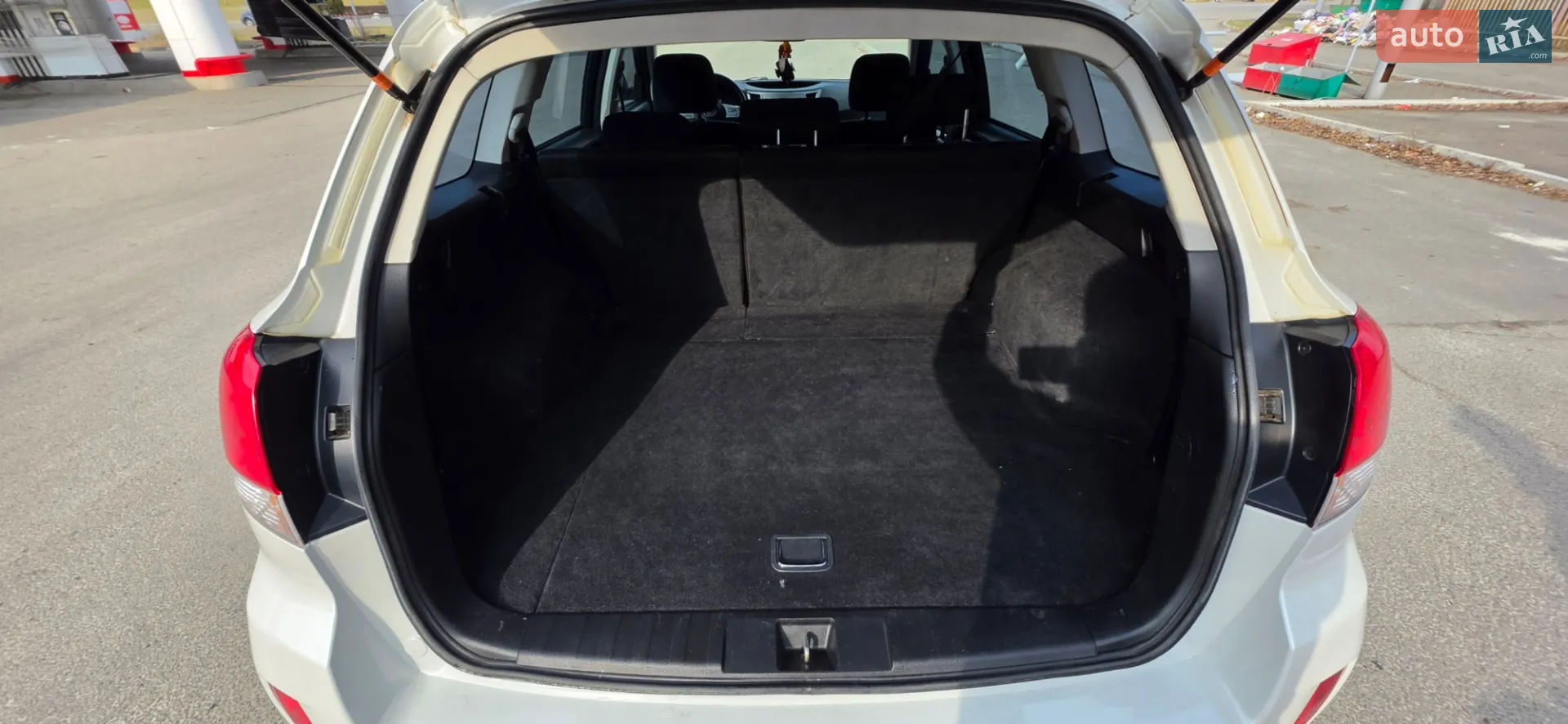 2010 Subaru Outback - мініатюра 9
