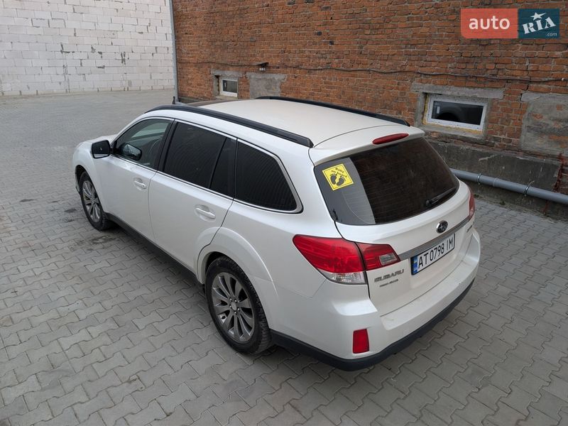Универсал Subaru Outback 2010 в Ивано-Франковске