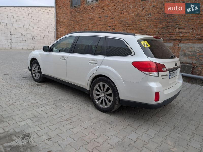 Универсал Subaru Outback 2010 в Ивано-Франковске