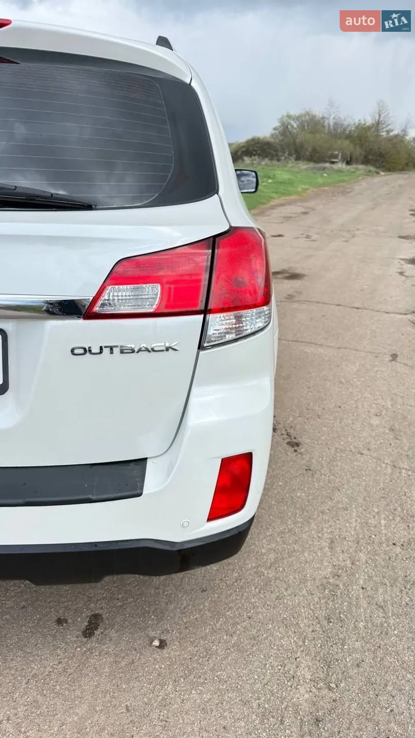 2010 Subaru Outback - мініатюра 8