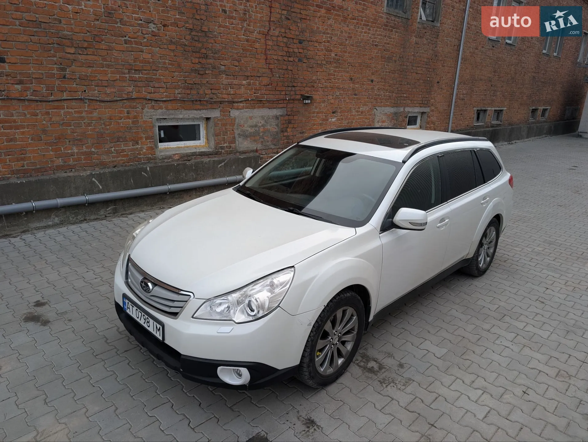2010 Subaru Outback - мініатюра 2